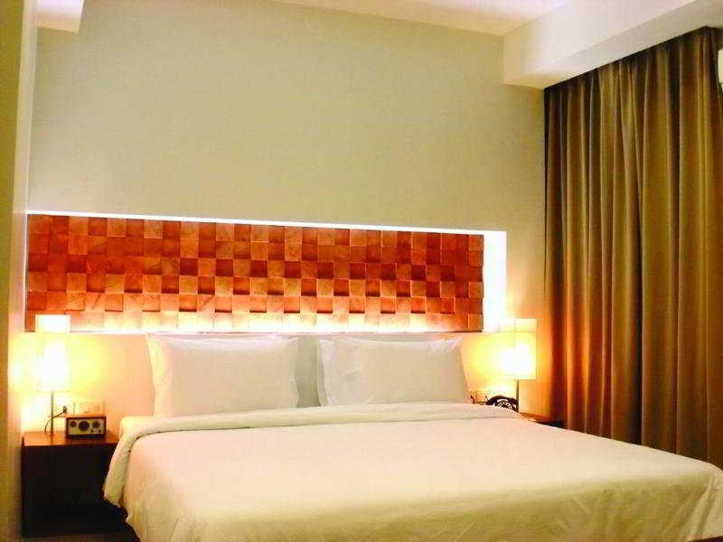 The Album Hotel Patong Habitación foto